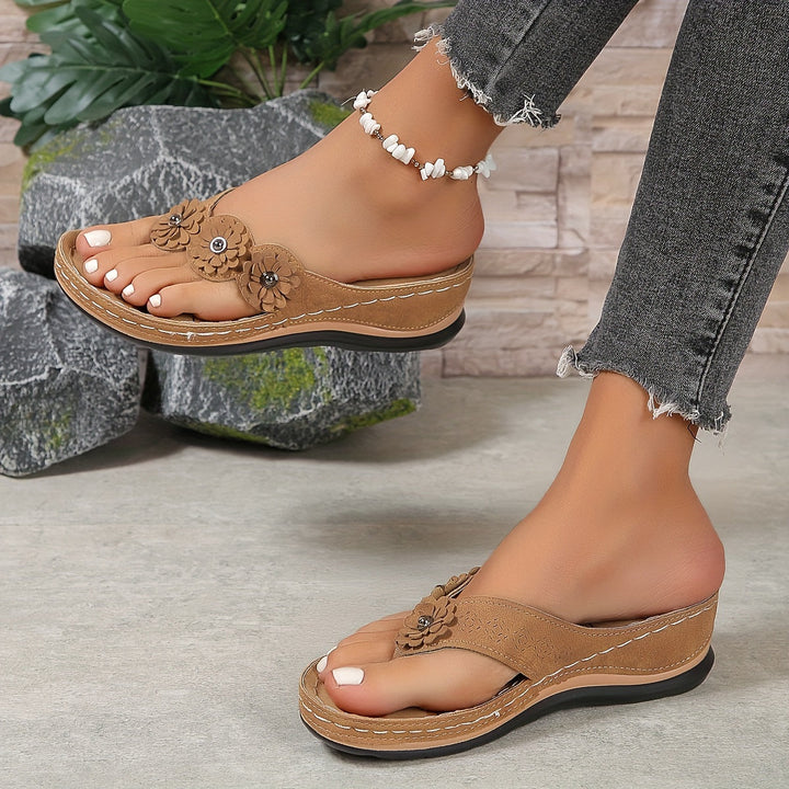 Melanie - Comfortable Flower Decor Sandal