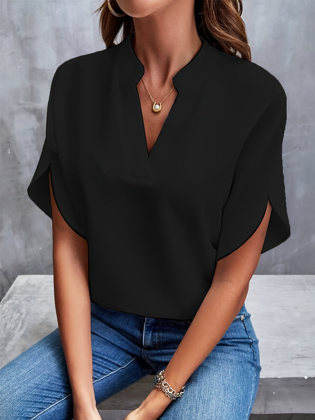 Delilah - Relaxed V-Neck Blouse