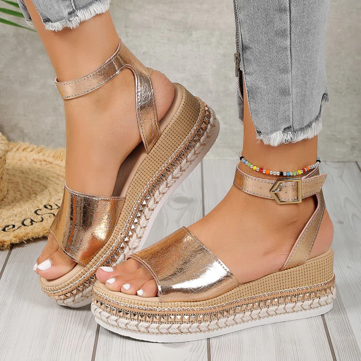 Ada - Ultra-Comfortable Shiny Sandal